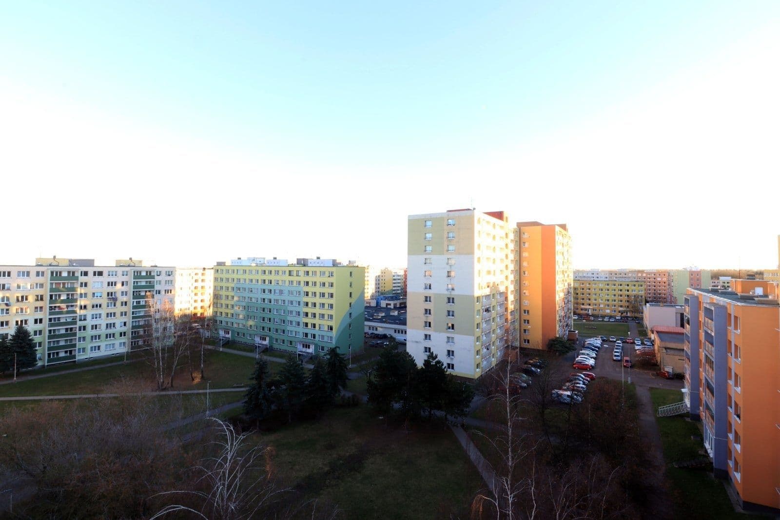 Pronájem bytu 2+kk 40 m², Jerevanská, Kladno, Středočeský kraj Pronájem bytu 2+kk 40 m², Jerevanská, Kladno, Středočeský kraj