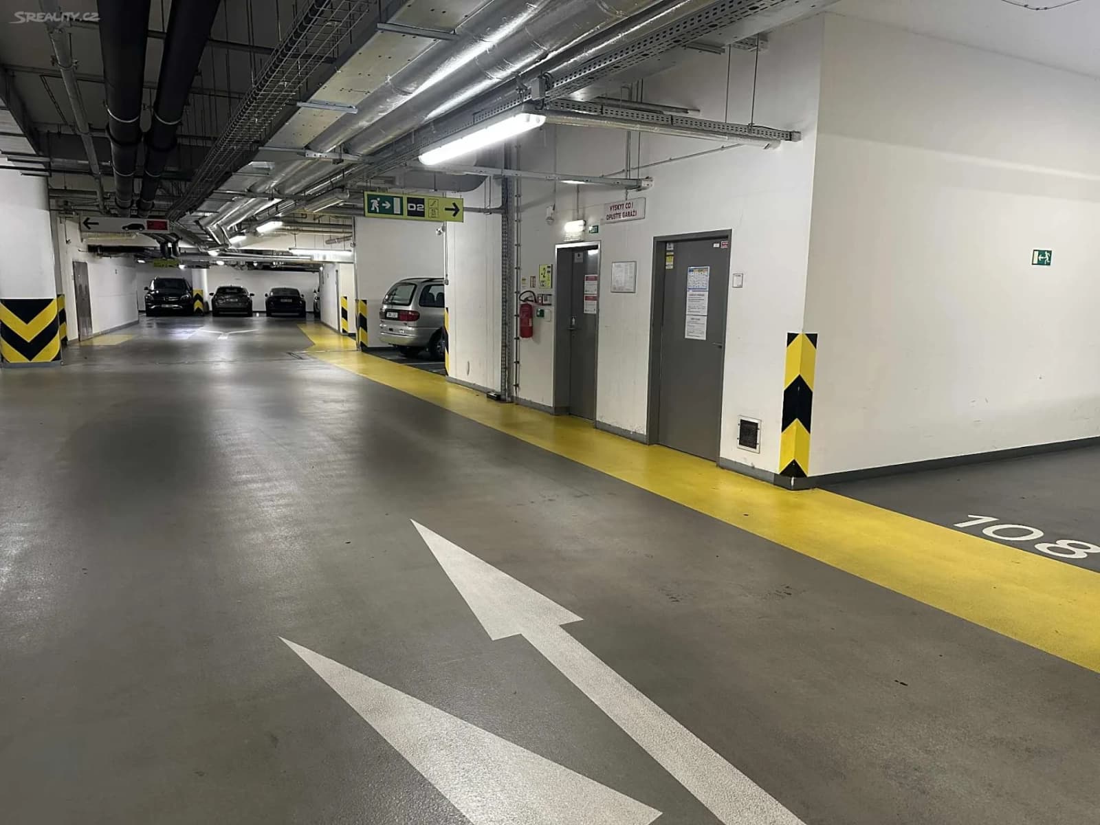 Pronájem garáže 15 m², Korunní, Praha, Praha Pronájem garáže 15 m², Korunní, Praha, Praha