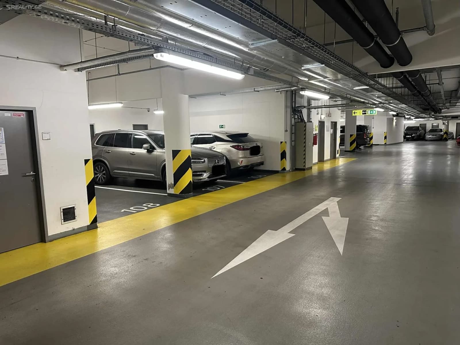 Pronájem garáže 15 m², Korunní, Praha, Praha Pronájem garáže 15 m², Korunní, Praha, Praha