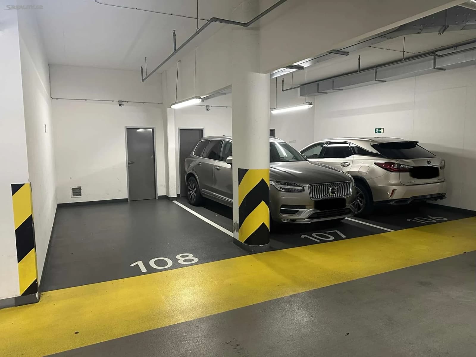 Pronájem garáže 15 m², Korunní, Praha, Praha Pronájem garáže 15 m², Korunní, Praha, Praha