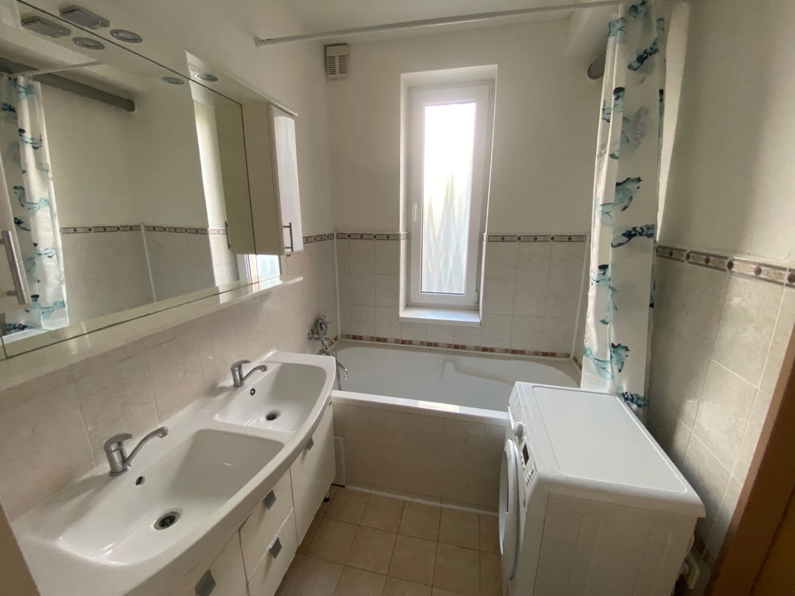 Pronájem bytu 1+1 40 m², Buštěhradská, Praha, Praha Pronájem bytu 1+1 40 m², Buštěhradská, Praha, Praha