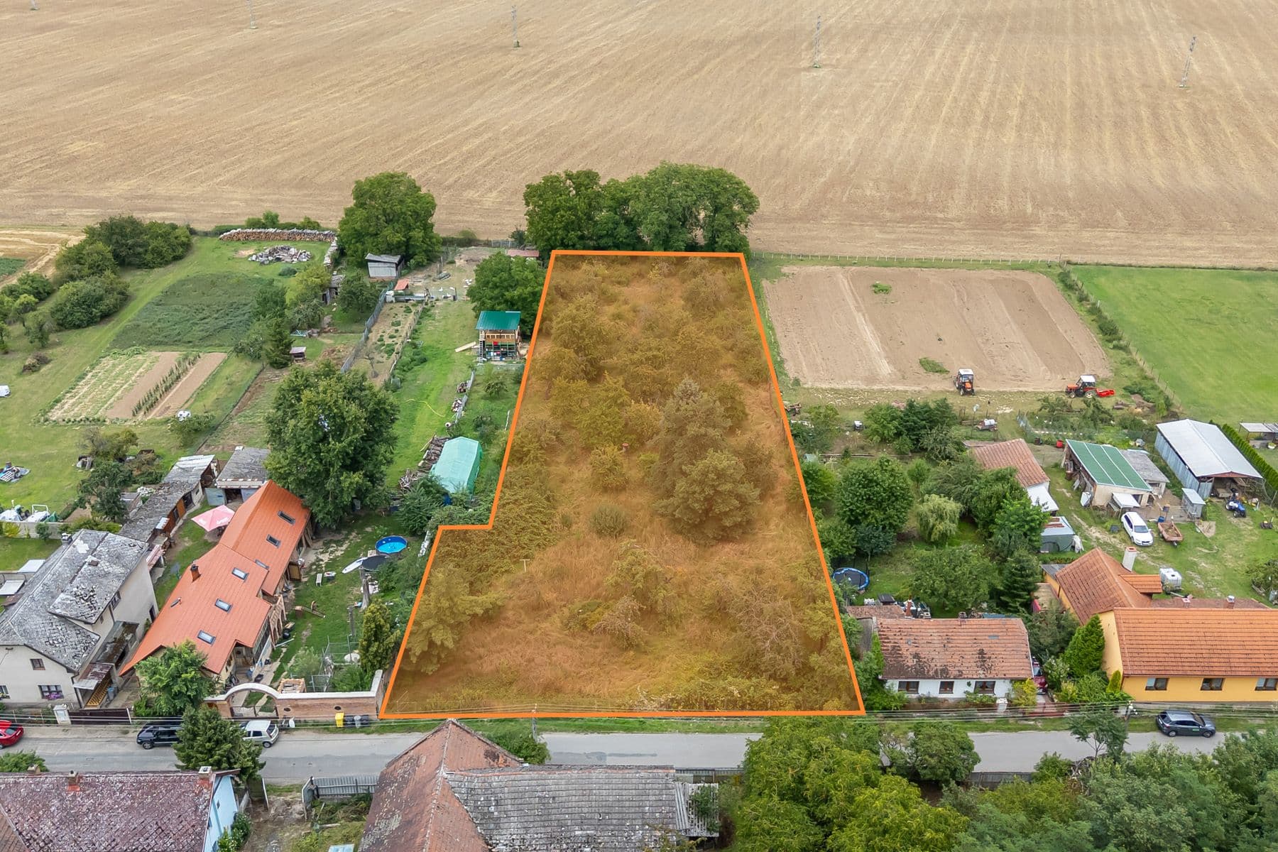 Prodej pozemku 3.823 m², Dolní Beřkovice, Středočeský kraj Prodej pozemku 3.823 m², Dolní Beřkovice, Středočeský kraj