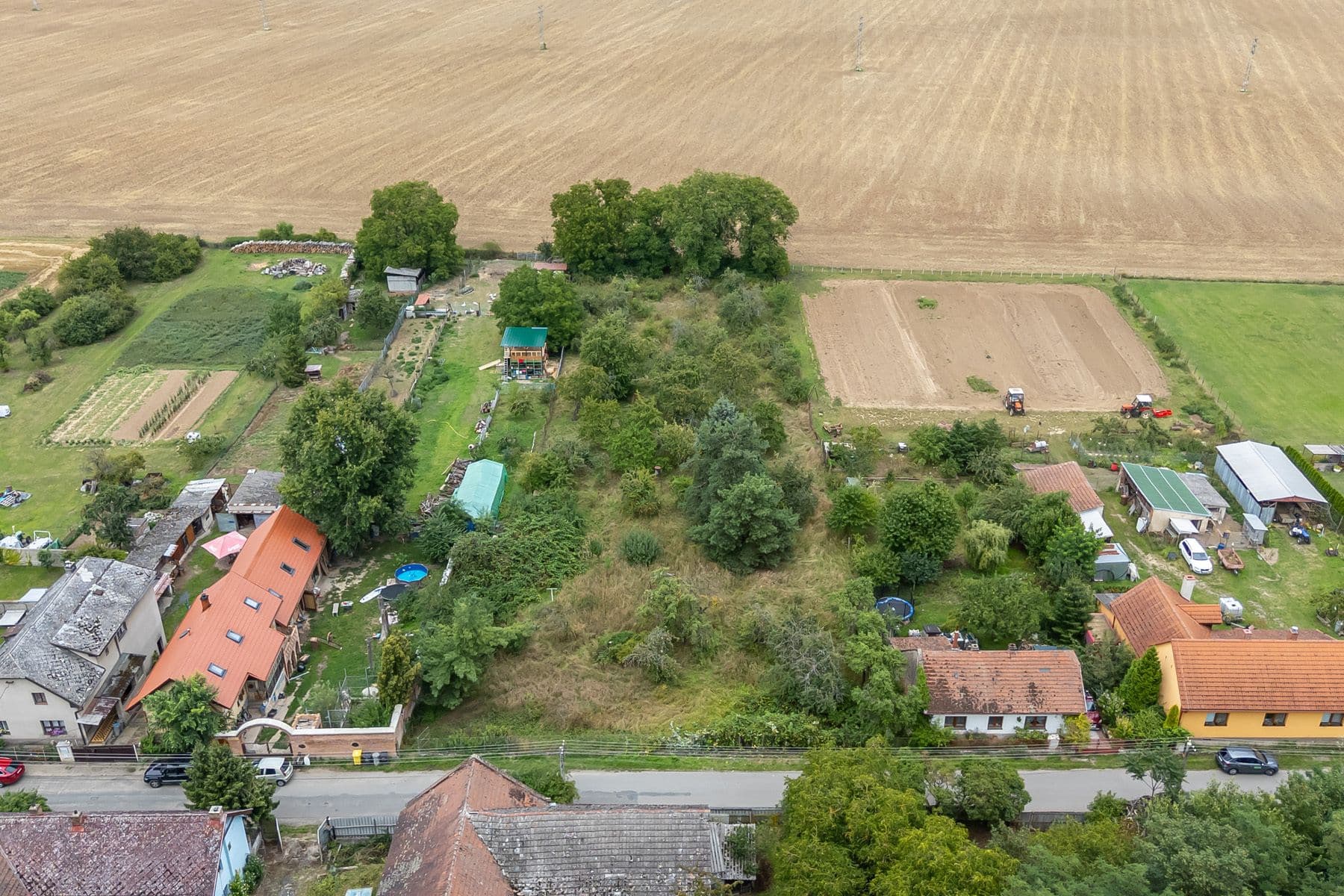 Prodej pozemku 3.823 m², Dolní Beřkovice, Středočeský kraj Prodej pozemku 3.823 m², Dolní Beřkovice, Středočeský kraj