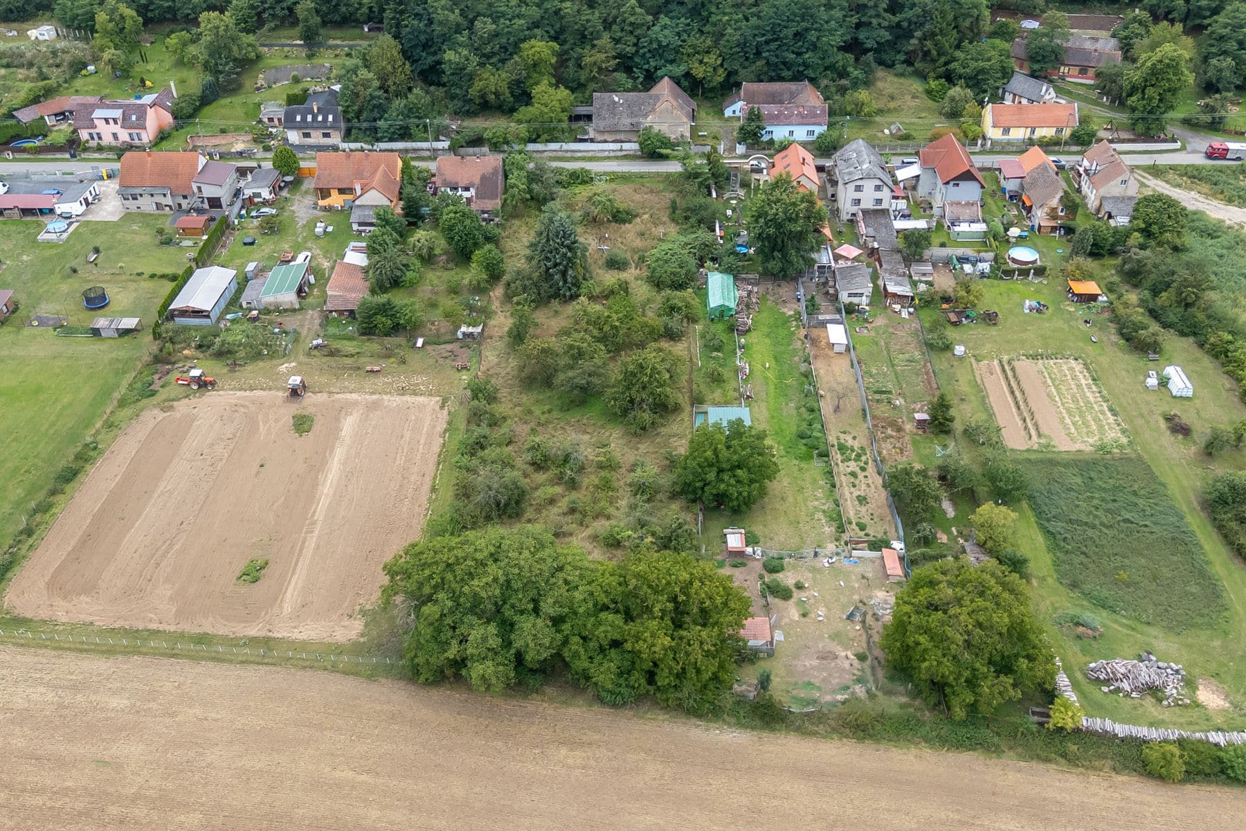 Prodej pozemku 3.823 m², Dolní Beřkovice, Středočeský kraj Prodej pozemku 3.823 m², Dolní Beřkovice, Středočeský kraj