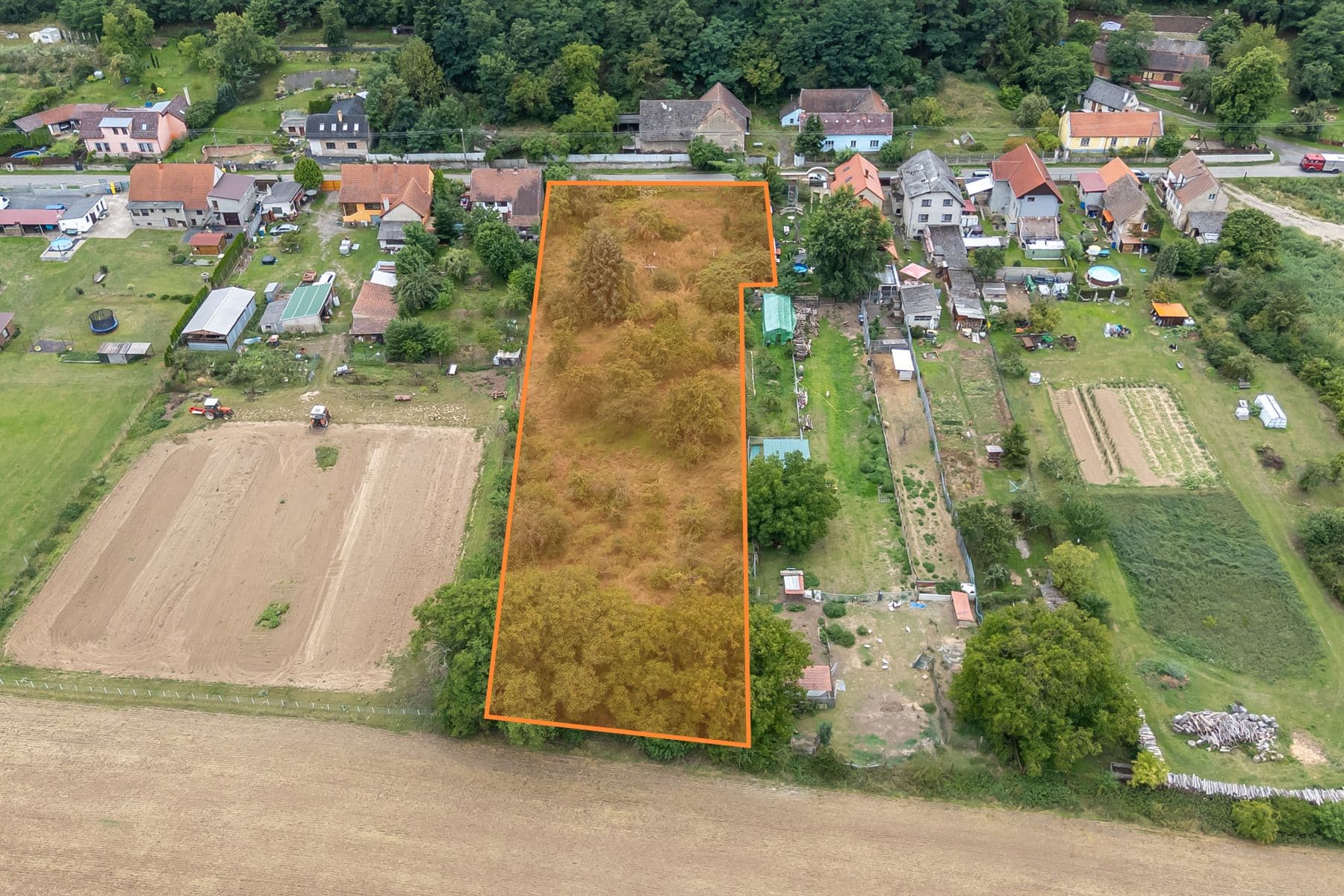 Prodej pozemku 3.823 m², Dolní Beřkovice, Středočeský kraj Prodej pozemku 3.823 m², Dolní Beřkovice, Středočeský kraj