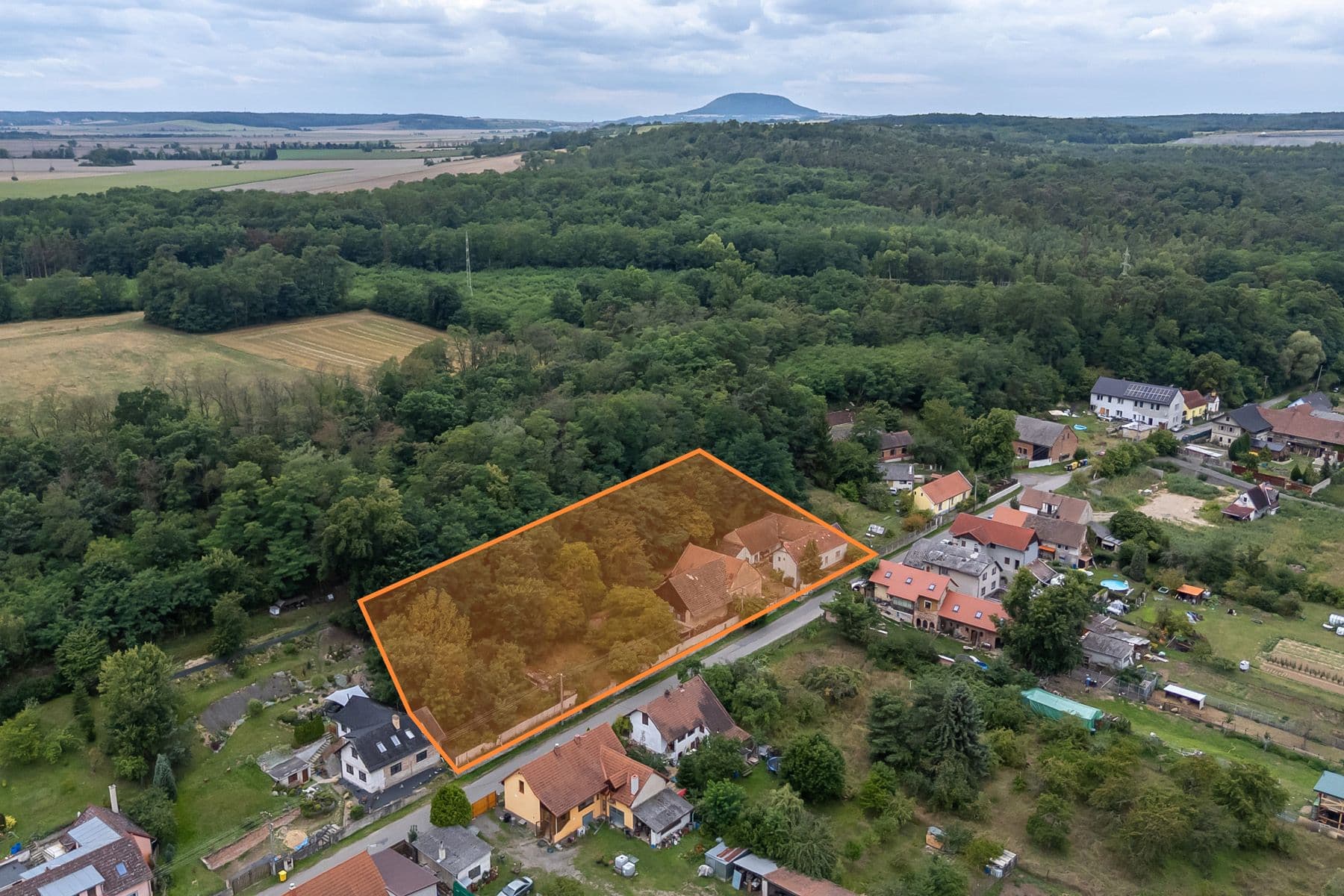Prodej domu 200 m², pozemek 3.645 m², Dolní Beřkovice, Středočeský kraj Prodej domu 200 m², pozemek 3.645 m², Dolní Beřkovice, Středočeský kraj