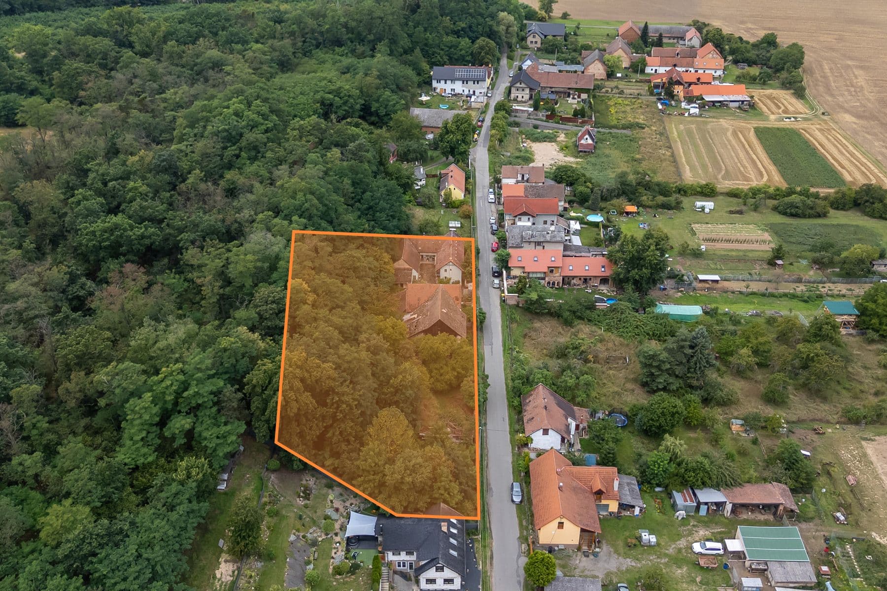 Prodej domu 200 m², pozemek 3.645 m², Dolní Beřkovice, Středočeský kraj Prodej domu 200 m², pozemek 3.645 m², Dolní Beřkovice, Středočeský kraj