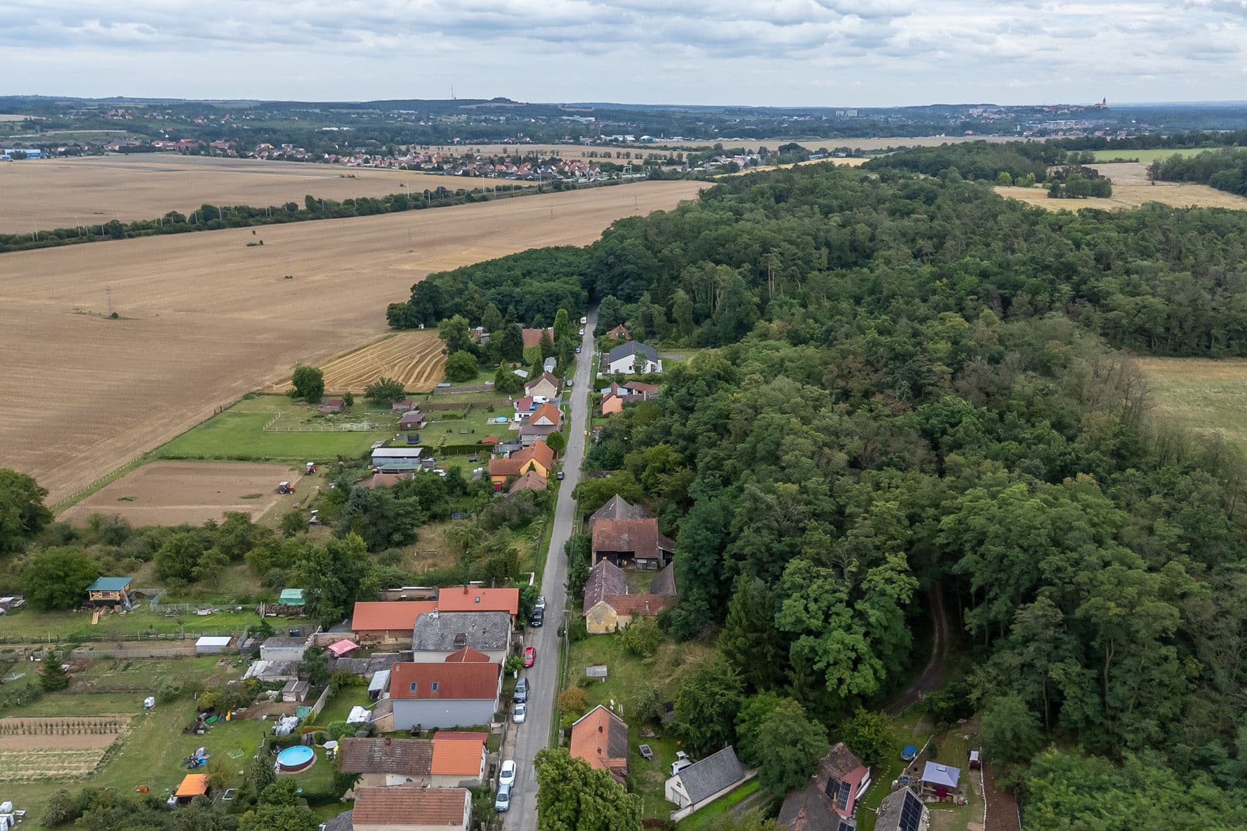 Prodej domu 200 m², pozemek 3.645 m², Dolní Beřkovice, Středočeský kraj Prodej domu 200 m², pozemek 3.645 m², Dolní Beřkovice, Středočeský kraj