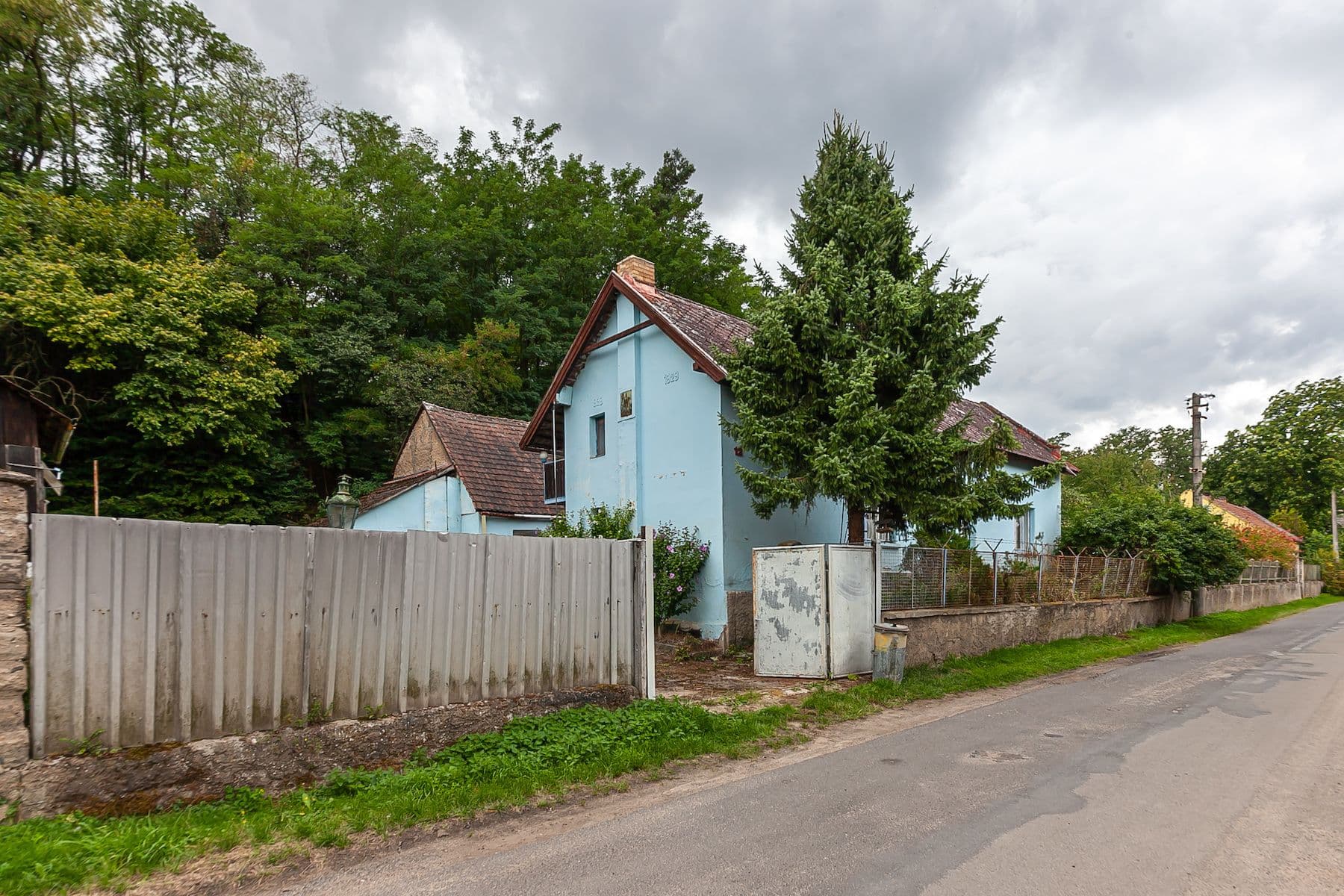 Prodej domu 200 m², pozemek 3.645 m², Dolní Beřkovice, Středočeský kraj Prodej domu 200 m², pozemek 3.645 m², Dolní Beřkovice, Středočeský kraj