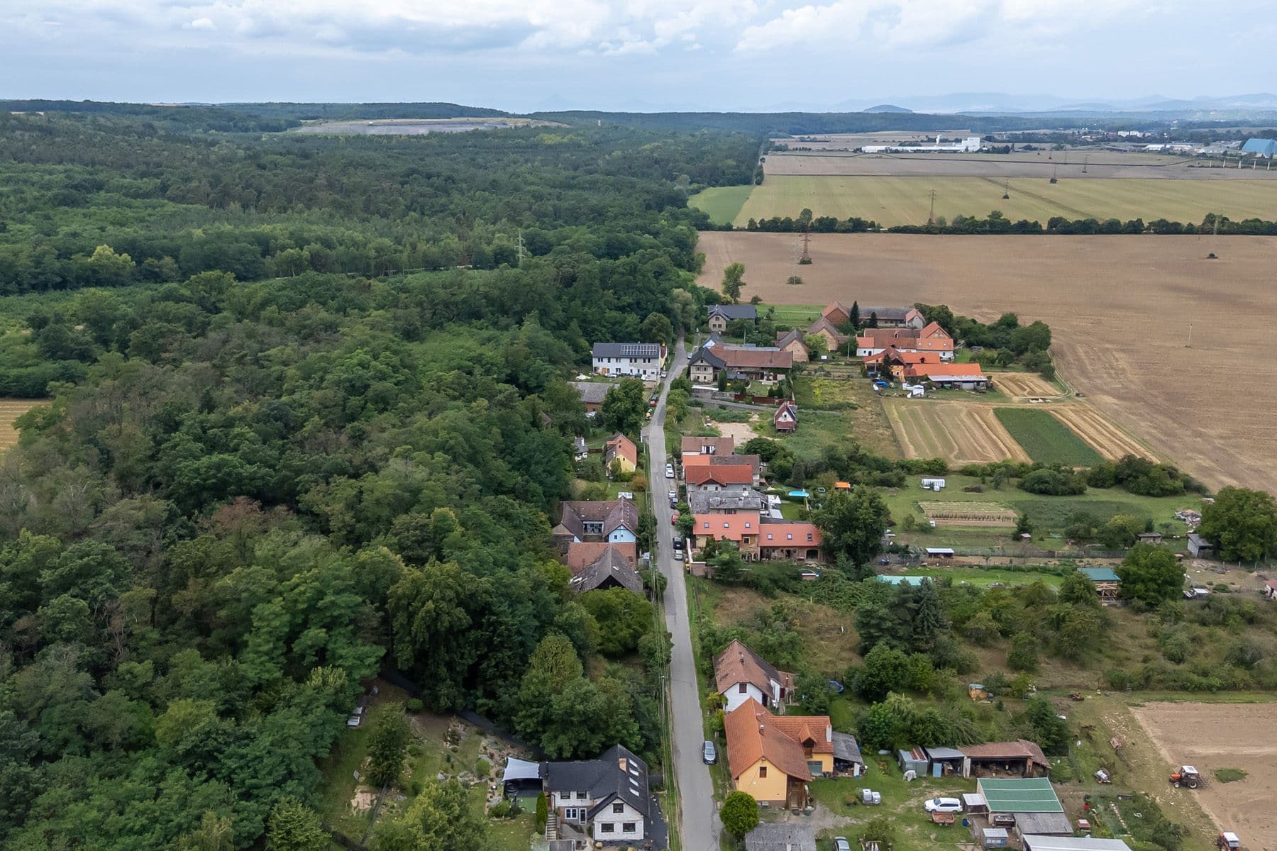 Prodej chaty, chalupy 200 m², pozemek 3.645 m², Dolní Beřkovice, Středočeský kraj Prodej chaty, chalupy 200 m², pozemek 3.645 m², Dolní Beřkovice, Středočeský kraj