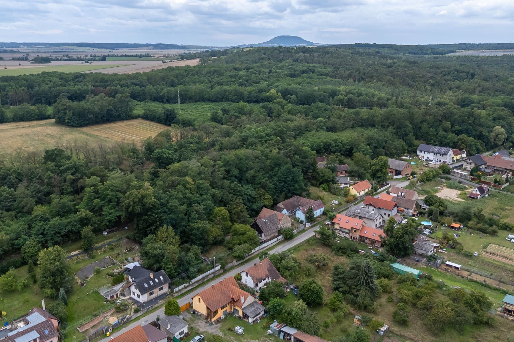 Prodej chaty, chalupy 200 m², pozemek 3.645 m², Dolní Beřkovice, Středočeský kraj Prodej chaty, chalupy 200 m², pozemek 3.645 m², Dolní Beřkovice, Středočeský kraj