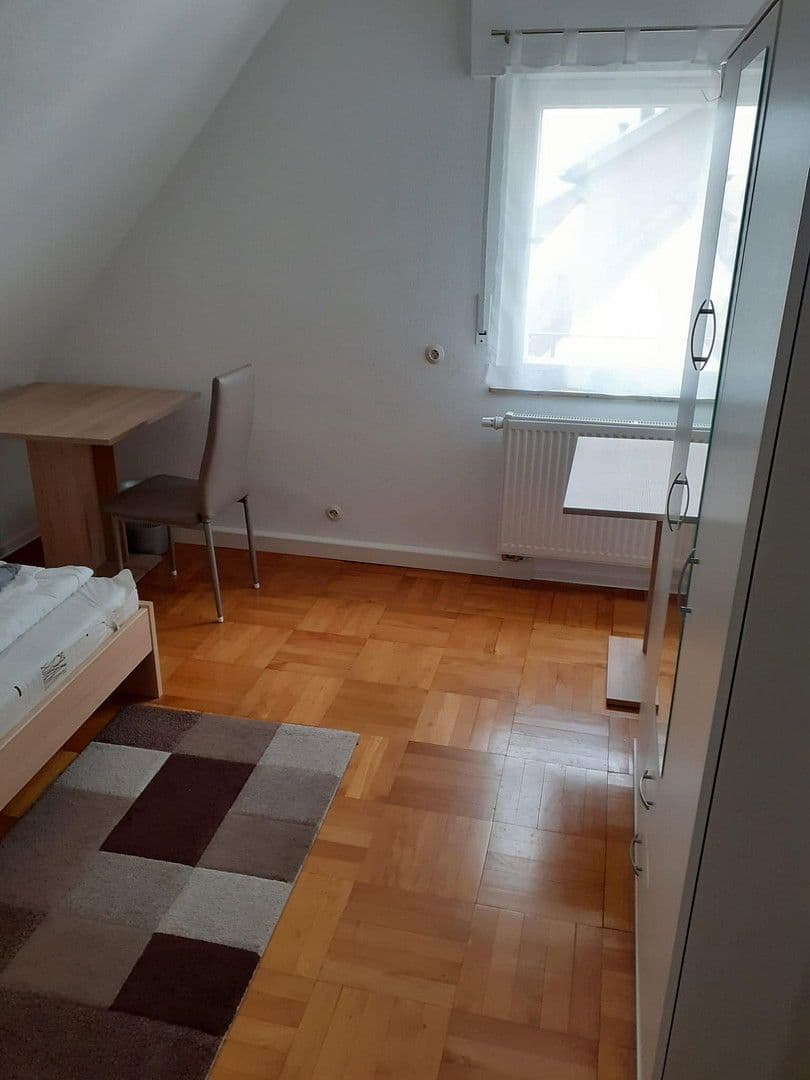 Prodej domu 120 m², pozemek 420 m², Ganghoferstr. 9, Rutesheim, Bádensko-Württembersko Prodej domu 120 m², pozemek 420 m², Ganghoferstr. 9, Rutesheim, Bádensko-Württembersko