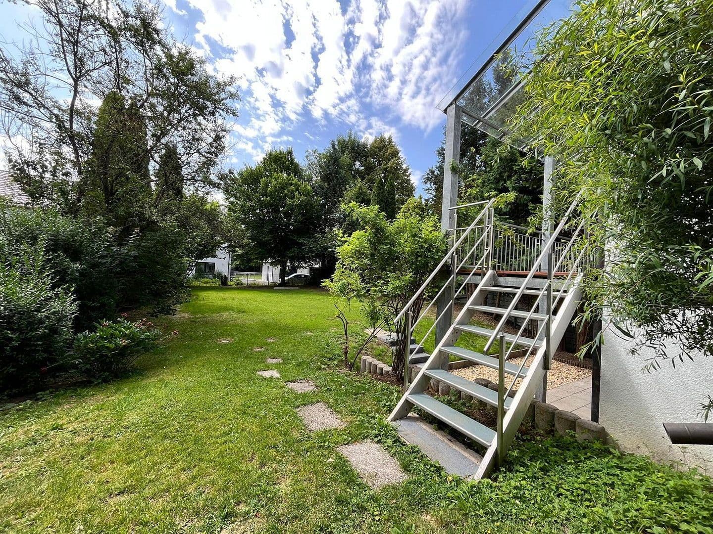 Pronájem domu 150 m², pozemek 500 m², Gartenstraße 29d, Schäftlarn-Ebenhausen, Bavorsko Pronájem domu 150 m², pozemek 500 m², Gartenstraße 29d, Schäftlarn-Ebenhausen, Bavorsko