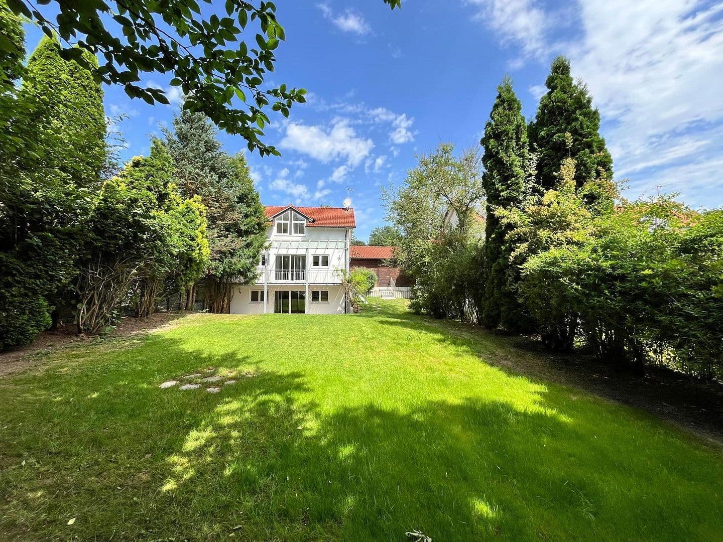 Pronájem domu 150 m², pozemek 500 m², Gartenstraße 29d, Schäftlarn-Ebenhausen, Bavorsko Pronájem domu 150 m², pozemek 500 m², Gartenstraße 29d, Schäftlarn-Ebenhausen, Bavorsko