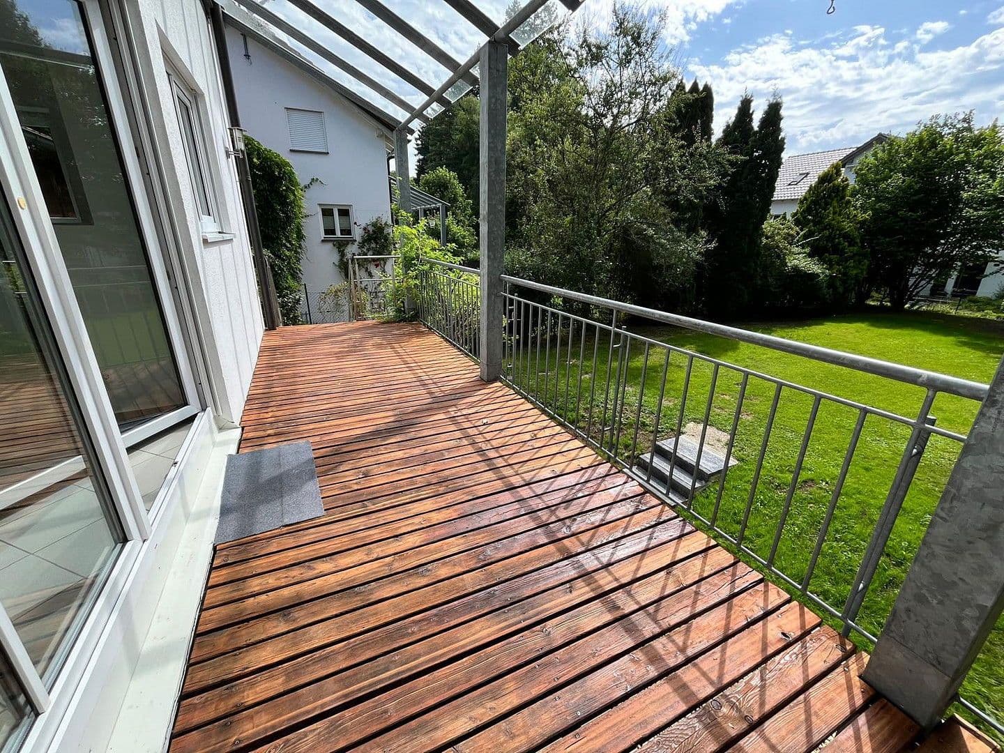 Pronájem domu 150 m², pozemek 500 m², Gartenstraße 29d, Schäftlarn-Ebenhausen, Bavorsko Pronájem domu 150 m², pozemek 500 m², Gartenstraße 29d, Schäftlarn-Ebenhausen, Bavorsko