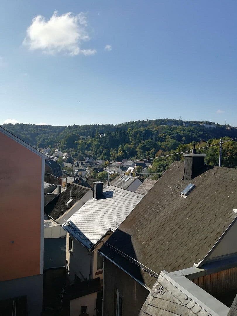 Pronájem bytu 3+1 80 m², Idar-Oberstein, Porýní-Falc Pronájem bytu 3+1 80 m², Idar-Oberstein, Porýní-Falc