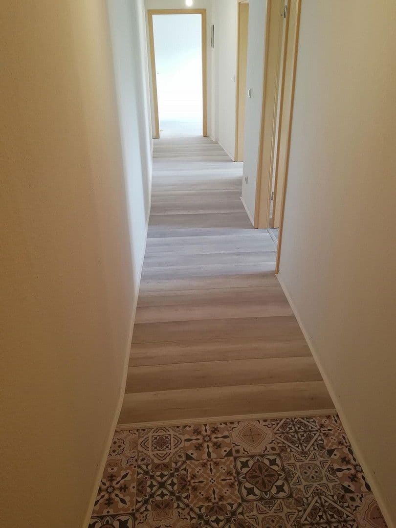 Pronájem bytu 3+1 80 m², Idar-Oberstein, Porýní-Falc Pronájem bytu 3+1 80 m², Idar-Oberstein, Porýní-Falc