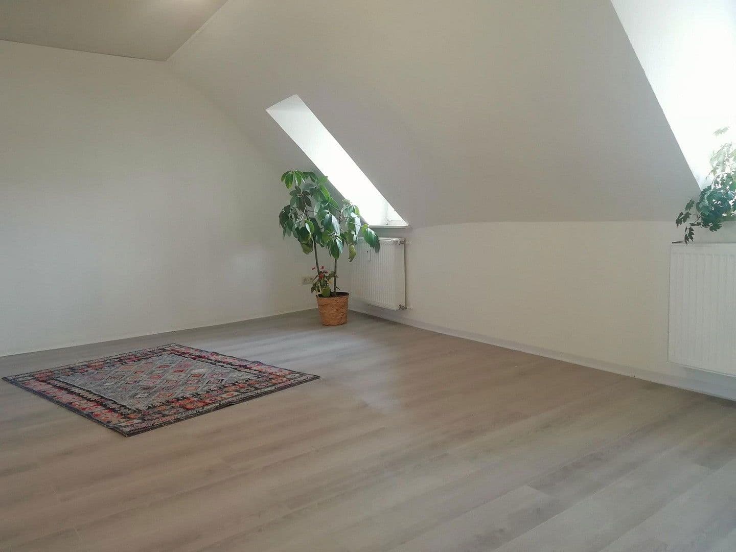 Pronájem bytu 3+1 80 m², Idar-Oberstein, Porýní-Falc Pronájem bytu 3+1 80 m², Idar-Oberstein, Porýní-Falc