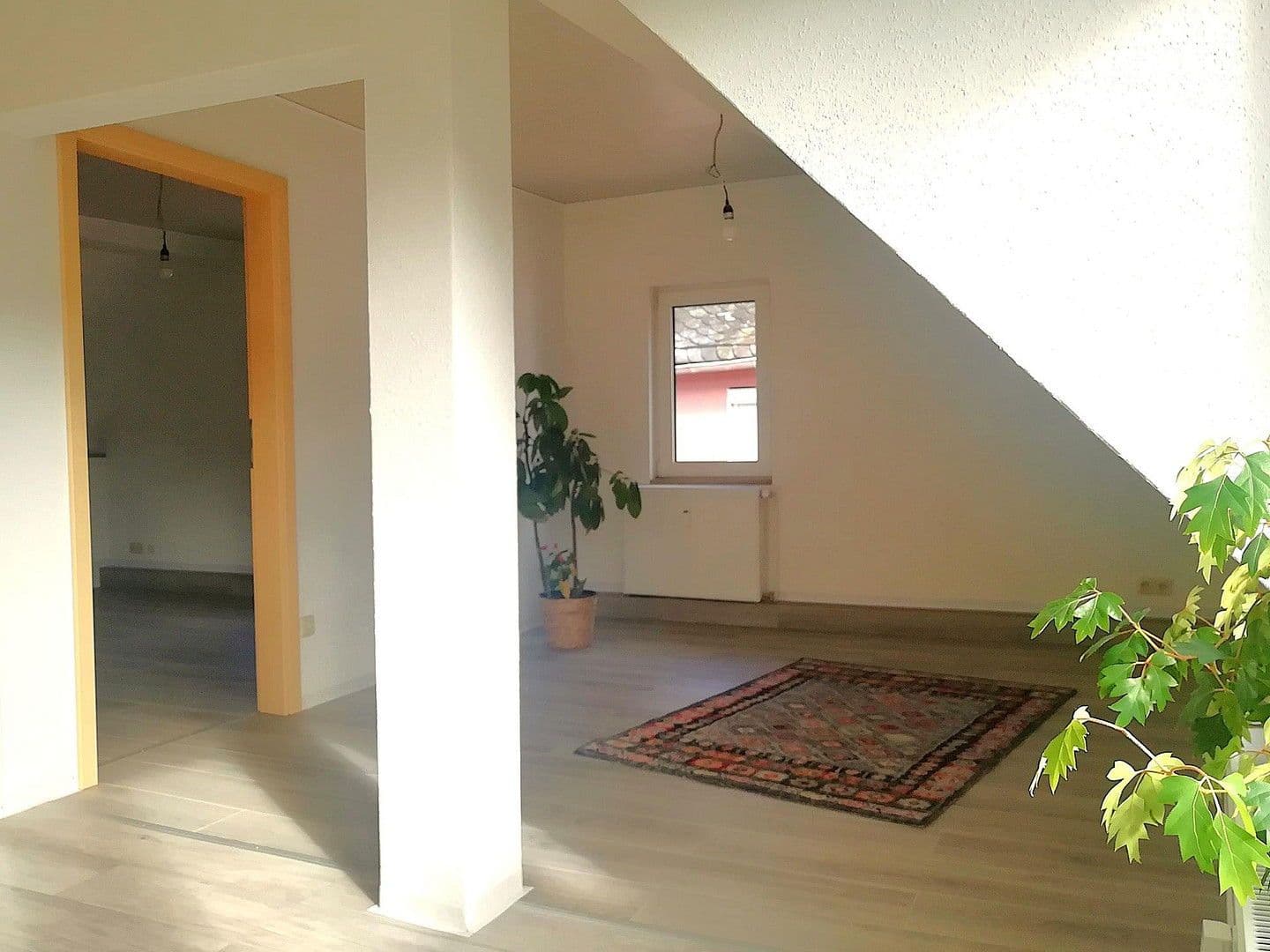 Pronájem bytu 3+1 80 m², Idar-Oberstein, Porýní-Falc Pronájem bytu 3+1 80 m², Idar-Oberstein, Porýní-Falc