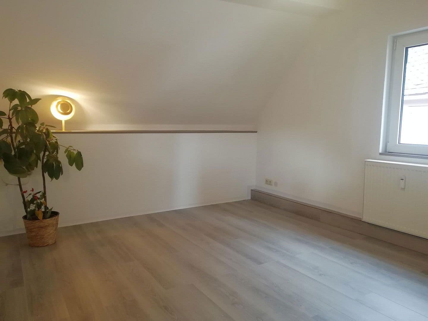Pronájem bytu 3+1 80 m², Idar-Oberstein, Porýní-Falc Pronájem bytu 3+1 80 m², Idar-Oberstein, Porýní-Falc