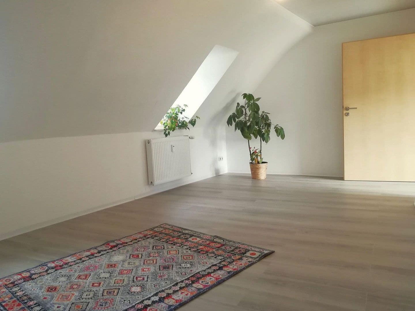 Pronájem bytu 3+1 80 m², Idar-Oberstein, Porýní-Falc Pronájem bytu 3+1 80 m², Idar-Oberstein, Porýní-Falc