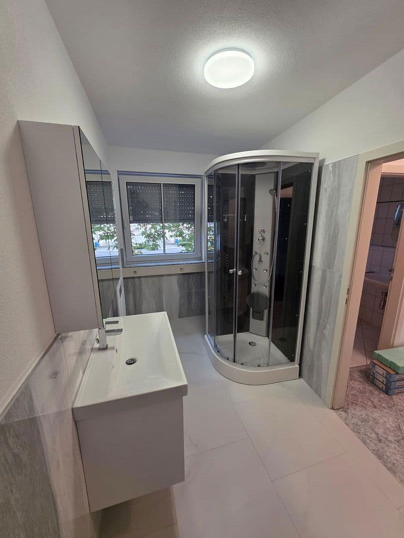 Pronájem bytu 2+1 67 m², Nürtingerstraße 4/3, Metzingen, Bádensko-Württembersko Pronájem bytu 2+1 67 m², Nürtingerstraße 4/3, Metzingen, Bádensko-Württembersko