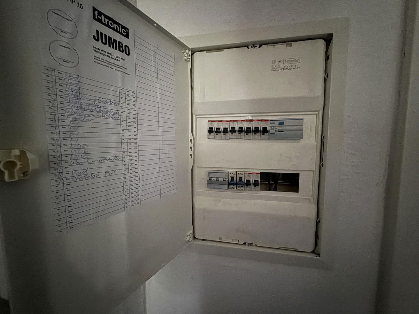 Pronájem bytu 2+1 71 m², Langerfelder Strasse 115, Wuppertal, Severní Porýní-Vestfálsko Pronájem bytu 2+1 71 m², Langerfelder Strasse 115, Wuppertal, Severní Porýní-Vestfálsko