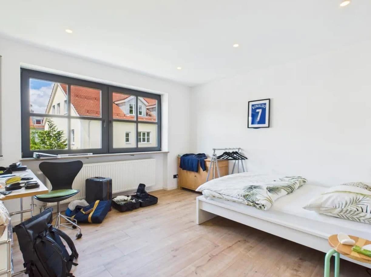 Pronájem bytu 4+1 111 m², Regensburg, Bavorsko Pronájem bytu 4+1 111 m², Regensburg, Bavorsko