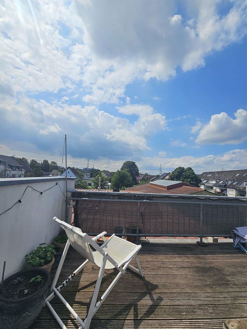 Pronájem bytu 2+1 64 m², Esserstr. 11, Hürth, Severní Porýní-Vestfálsko Pronájem bytu 2+1 64 m², Esserstr. 11, Hürth, Severní Porýní-Vestfálsko