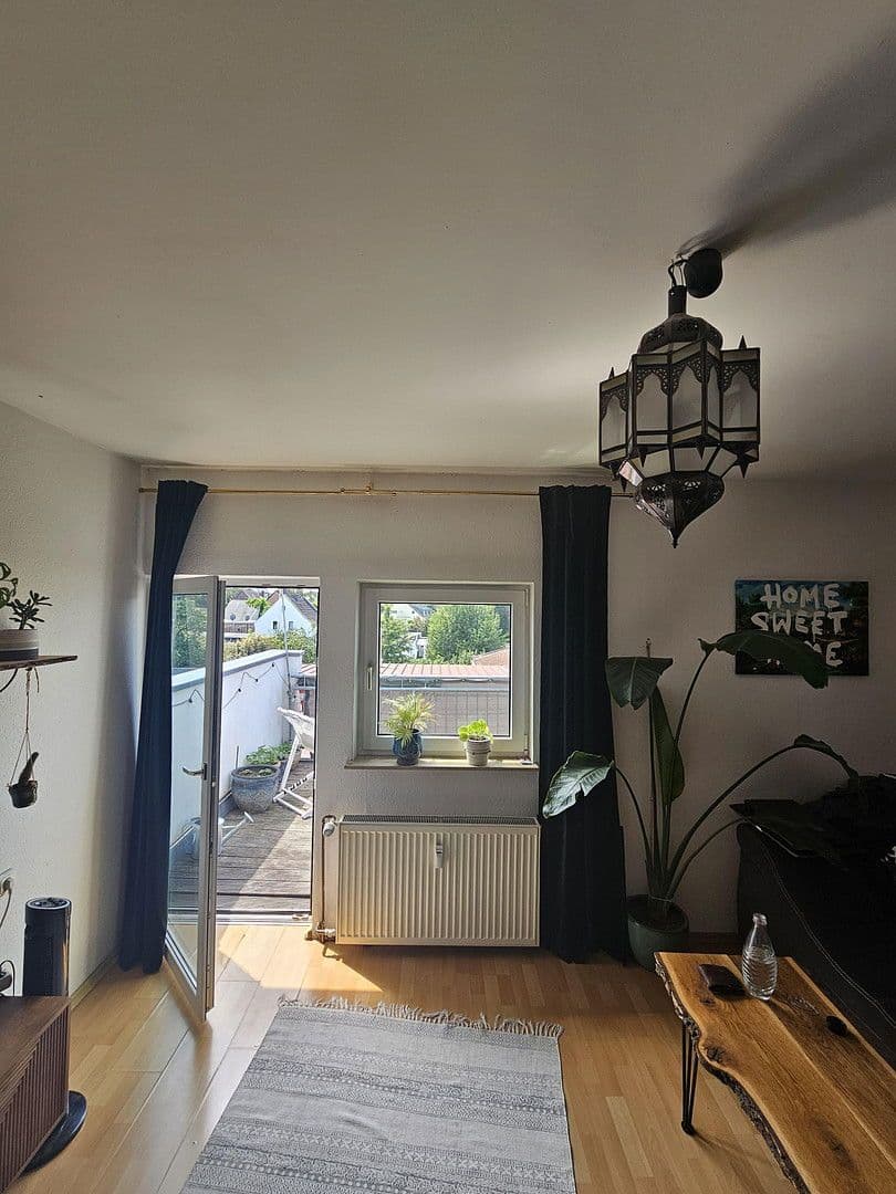 Pronájem bytu 2+1 64 m², Esserstr. 11, Hürth, Severní Porýní-Vestfálsko Pronájem bytu 2+1 64 m², Esserstr. 11, Hürth, Severní Porýní-Vestfálsko
