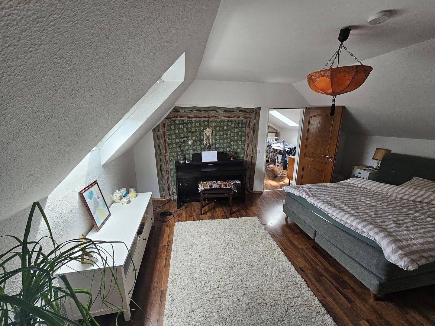 Pronájem bytu 2+1 64 m², Esserstr. 11, Hürth, Severní Porýní-Vestfálsko Pronájem bytu 2+1 64 m², Esserstr. 11, Hürth, Severní Porýní-Vestfálsko