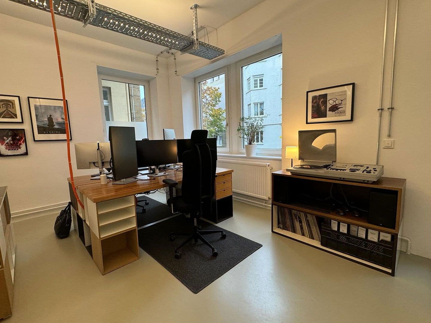 Pronájem kanceláře 135 m², Stuttgart, Bádensko-Württembersko Pronájem kanceláře 135 m², Stuttgart, Bádensko-Württembersko