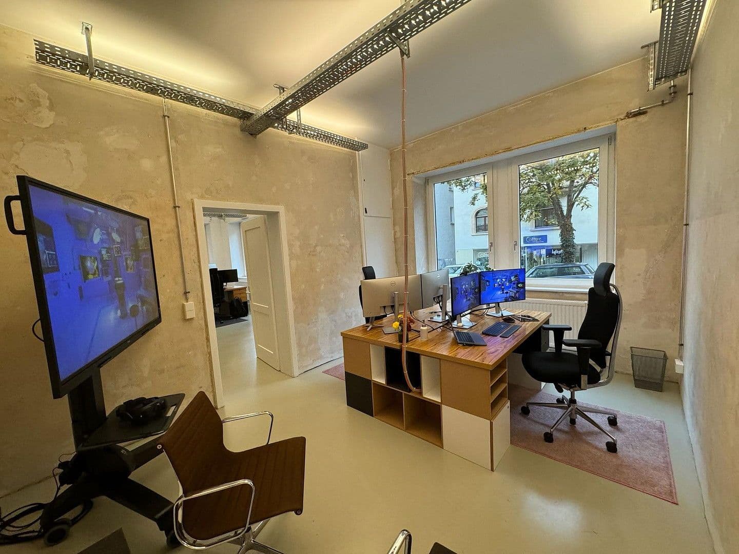 Pronájem kanceláře 135 m², Stuttgart, Bádensko-Württembersko Pronájem kanceláře 135 m², Stuttgart, Bádensko-Württembersko