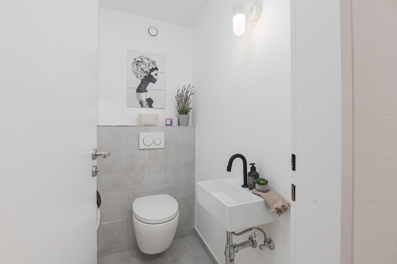 Prodej bytu 3+1 82 m², Johann-Clanze-Straße 76, München, Bavorsko Prodej bytu 3+1 82 m², Johann-Clanze-Straße 76, München, Bavorsko