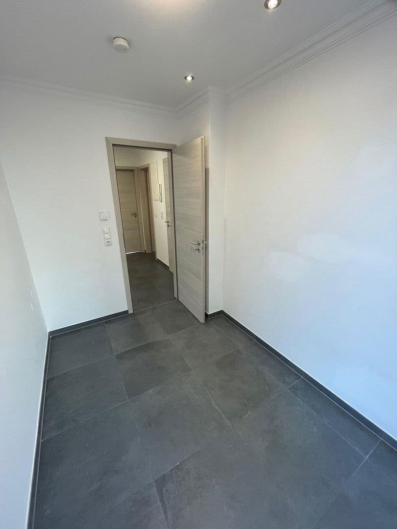 Pronájem bytu 2+1 78 m², Kornstraße 14, Bremen, Bremen Pronájem bytu 2+1 78 m², Kornstraße 14, Bremen, Bremen