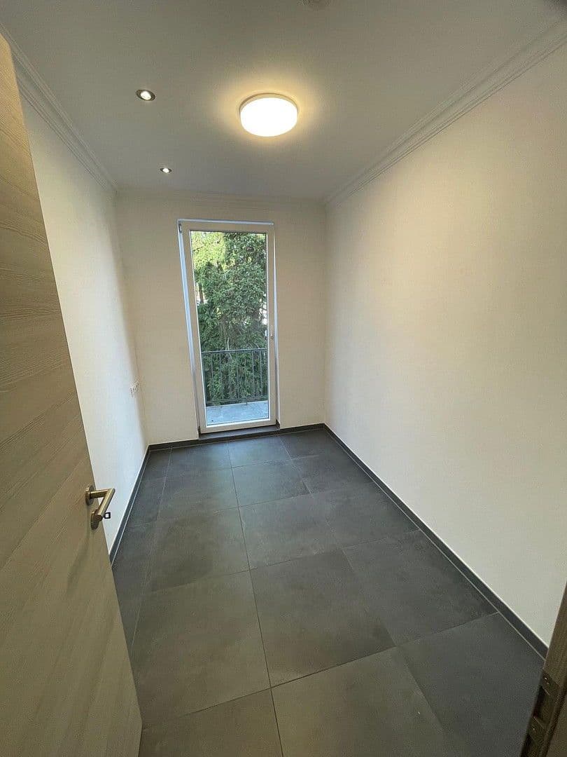 Pronájem bytu 2+1 78 m², Kornstraße 14, Bremen, Bremen Pronájem bytu 2+1 78 m², Kornstraße 14, Bremen, Bremen