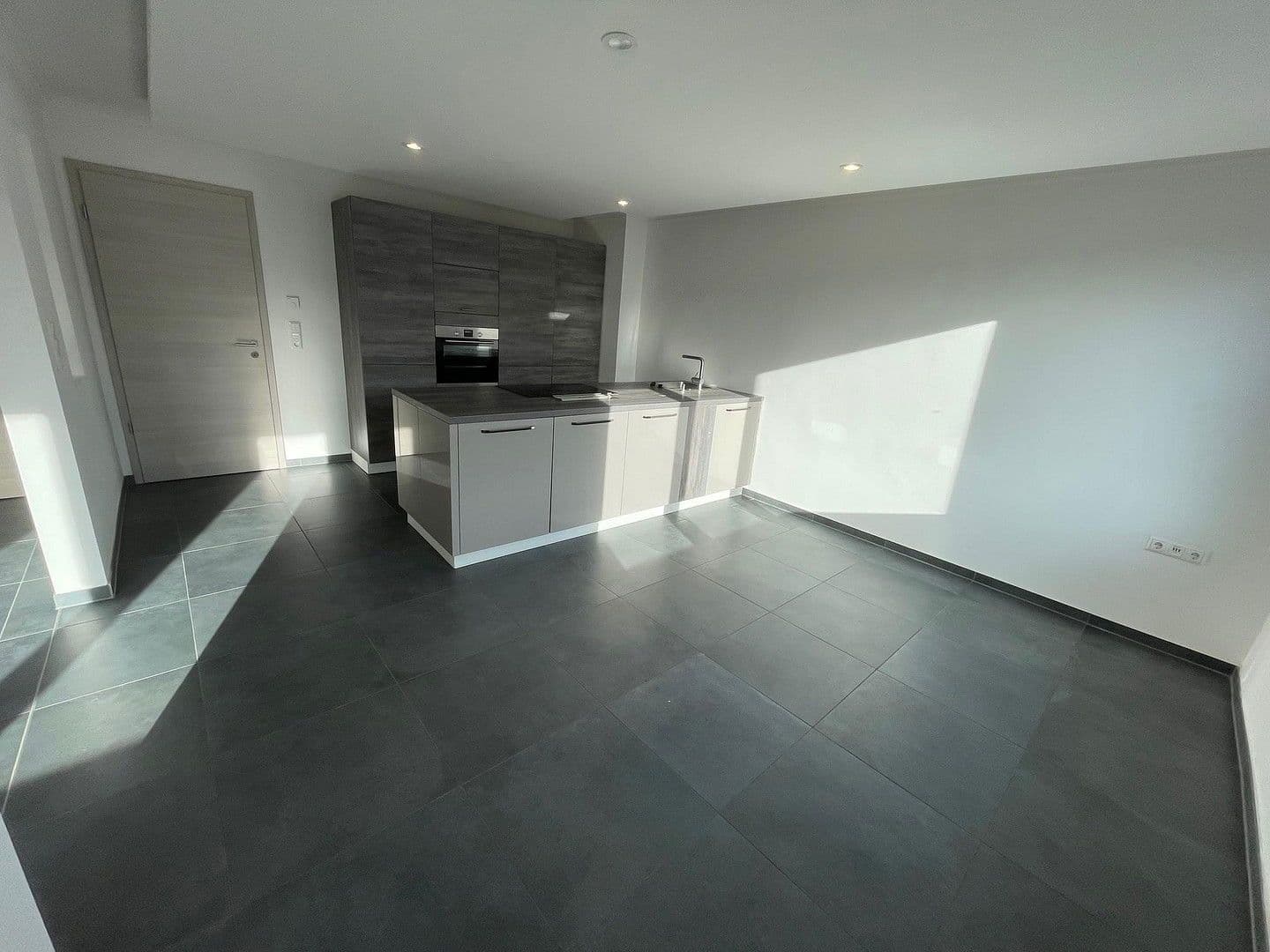 Pronájem bytu 2+1 78 m², Kornstraße 14, Bremen, Bremen Pronájem bytu 2+1 78 m², Kornstraße 14, Bremen, Bremen