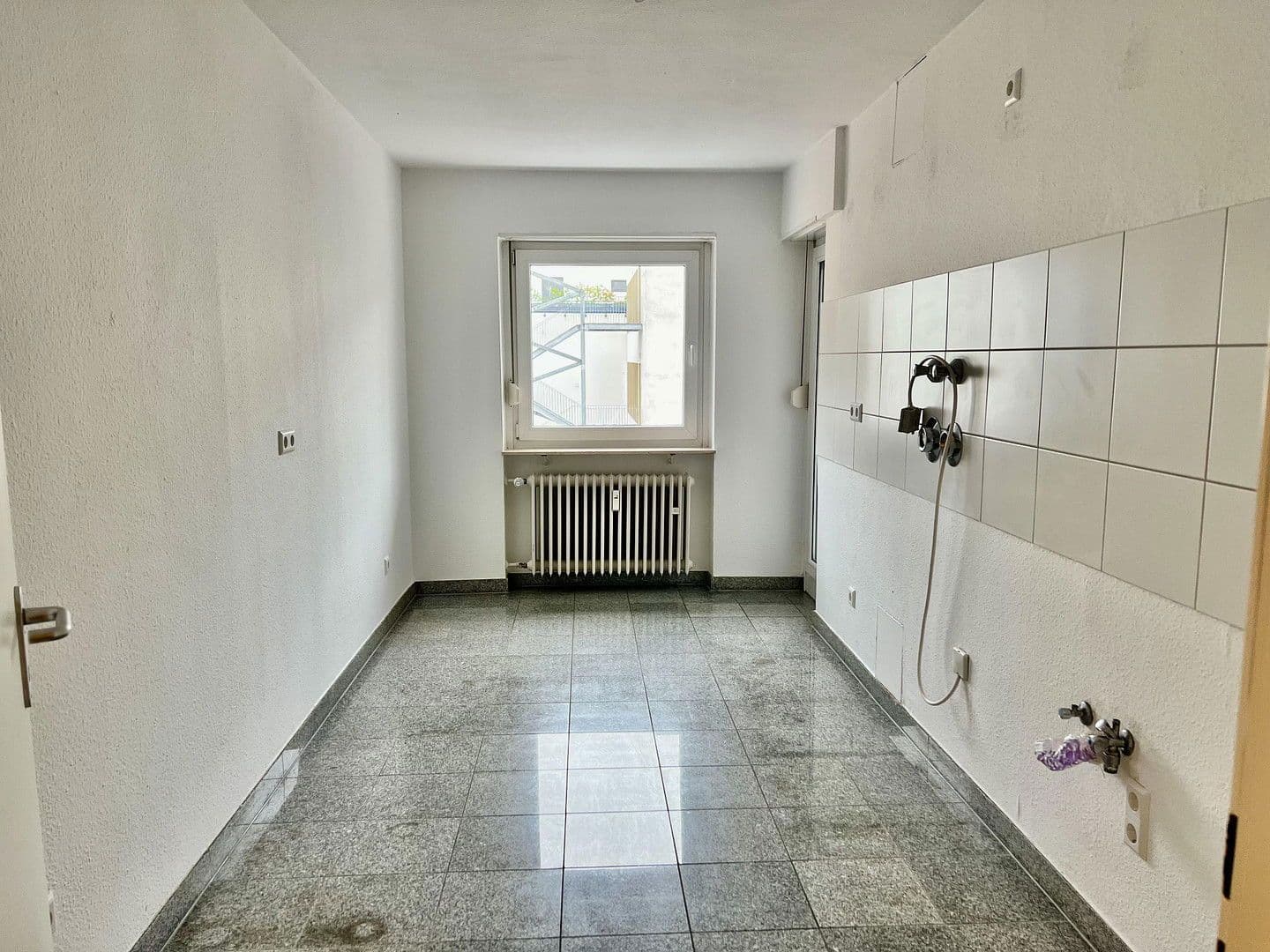 Pronájem bytu 3+1 90 m², Karlsruhe, Bádensko-Württembersko Pronájem bytu 3+1 90 m², Karlsruhe, Bádensko-Württembersko