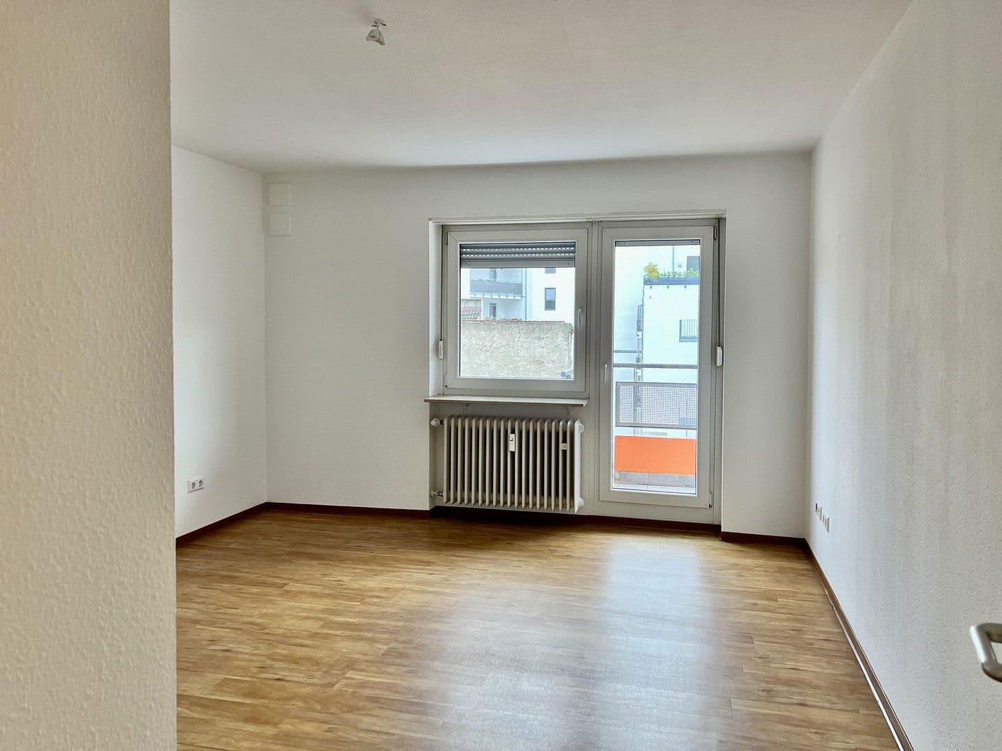 Pronájem bytu 3+1 90 m², Karlsruhe, Bádensko-Württembersko Pronájem bytu 3+1 90 m², Karlsruhe, Bádensko-Württembersko