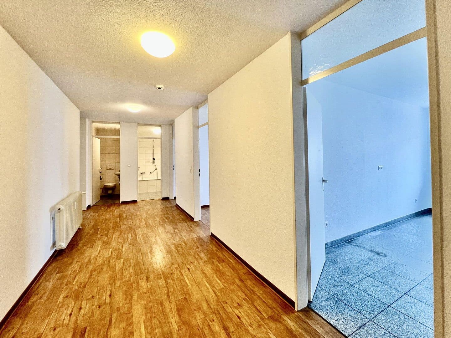 Pronájem bytu 3+1 90 m², Karlsruhe, Bádensko-Württembersko Pronájem bytu 3+1 90 m², Karlsruhe, Bádensko-Württembersko