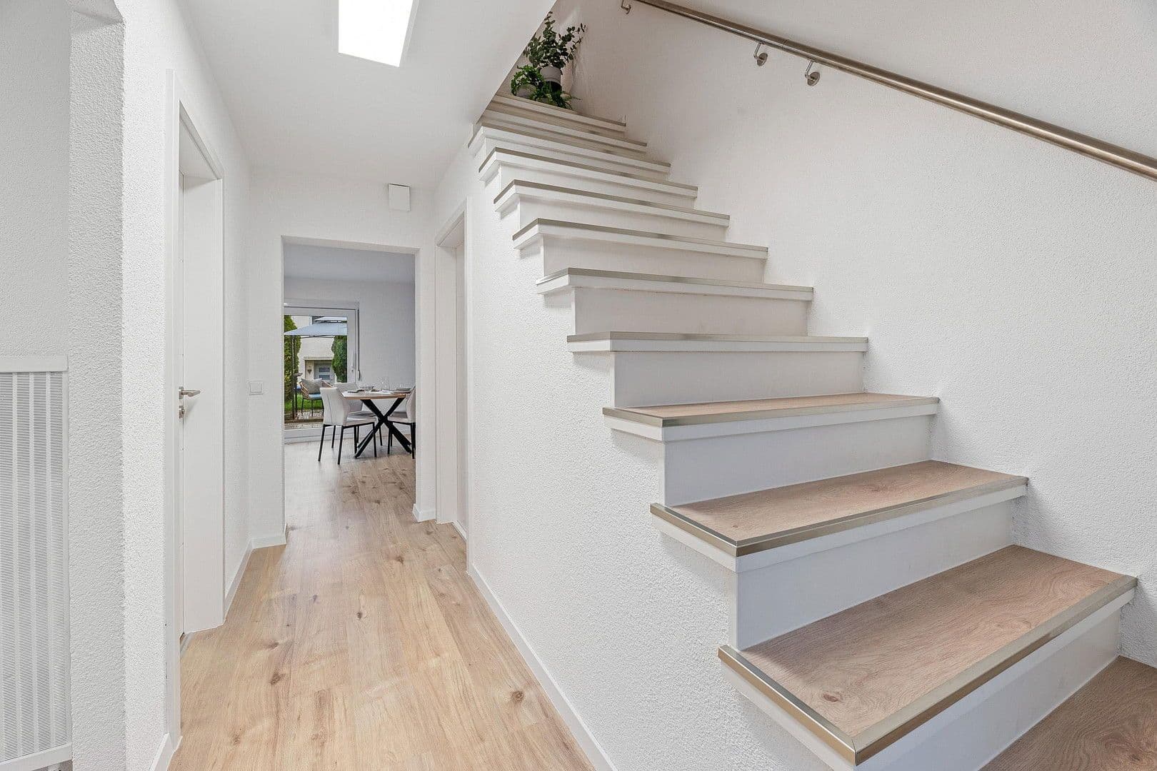 Prodej domu 82 m², pozemek 143 m², Reutlingen, Bádensko-Württembersko Prodej domu 82 m², pozemek 143 m², Reutlingen, Bádensko-Württembersko