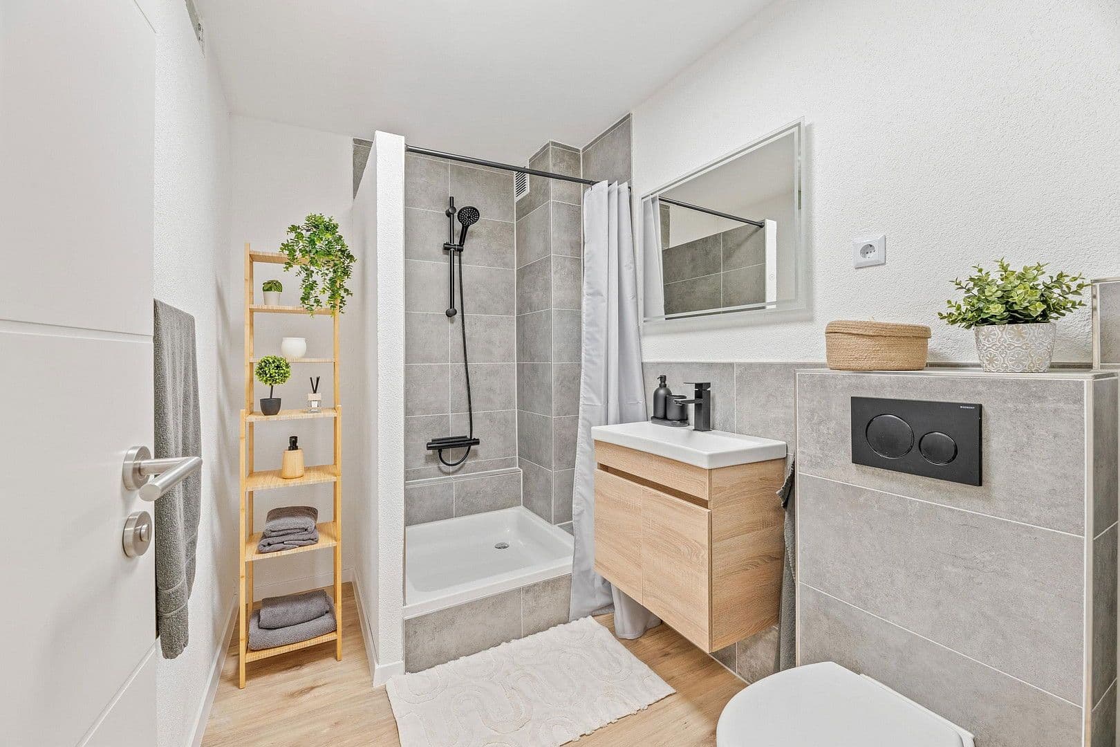 Prodej domu 82 m², pozemek 143 m², Reutlingen, Bádensko-Württembersko Prodej domu 82 m², pozemek 143 m², Reutlingen, Bádensko-Württembersko