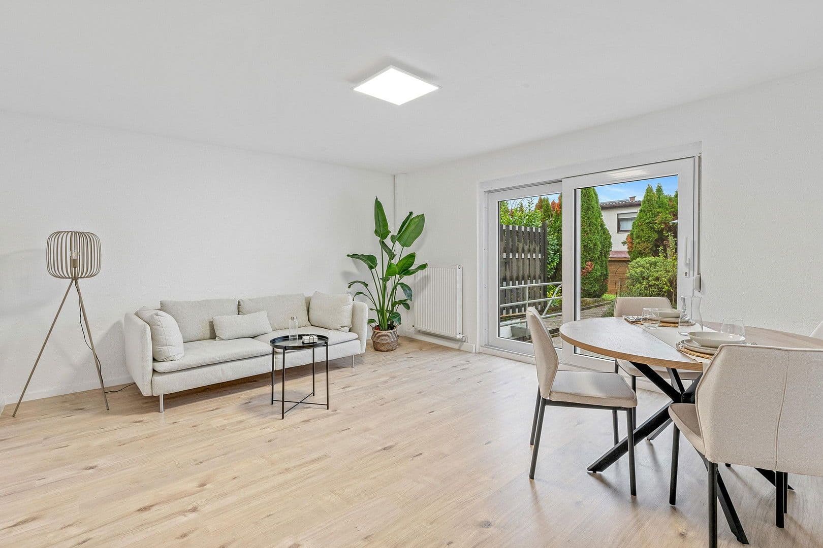 Prodej domu 82 m², pozemek 143 m², Reutlingen, Bádensko-Württembersko Prodej domu 82 m², pozemek 143 m², Reutlingen, Bádensko-Württembersko