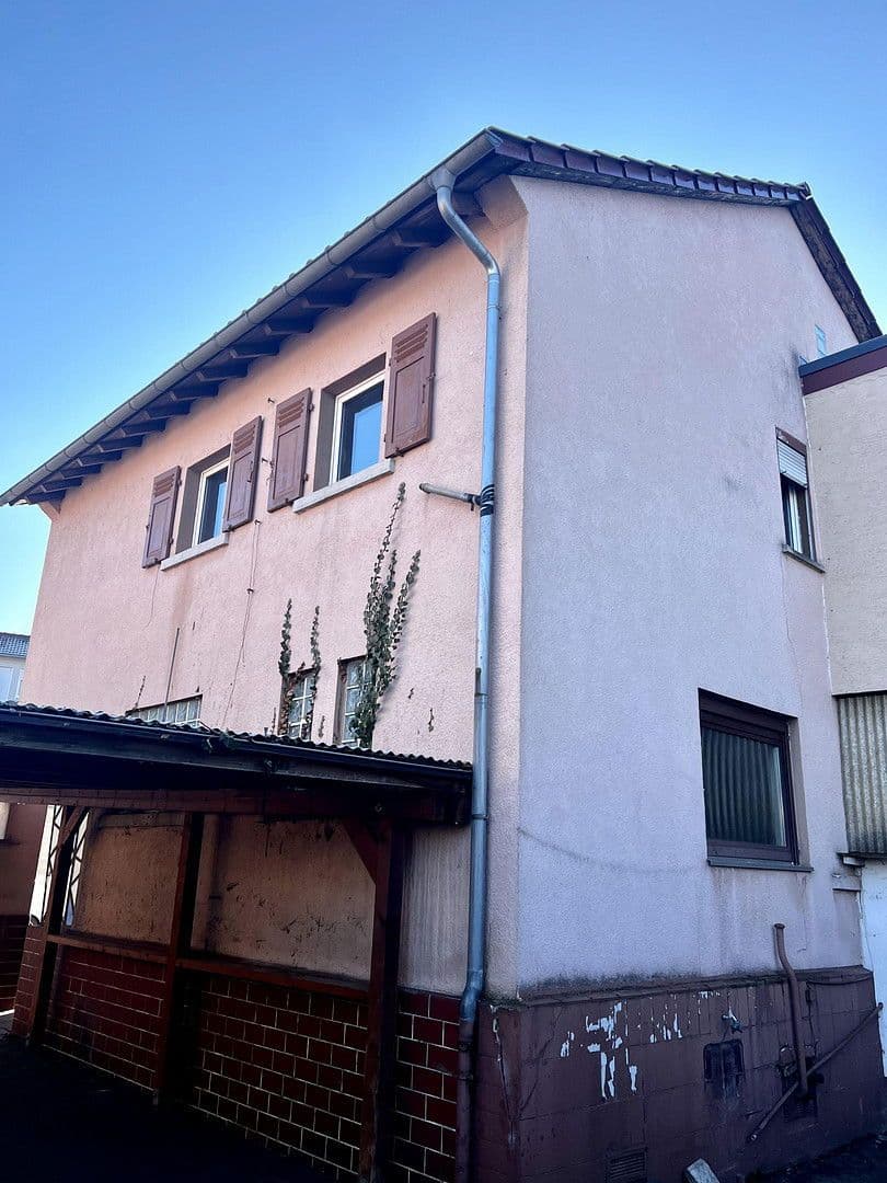 Prodej domu 138 m², pozemek 595 m², Höchster Straße 57, Groß-Umstadt, Hessen Prodej domu 138 m², pozemek 595 m², Höchster Straße 57, Groß-Umstadt, Hessen