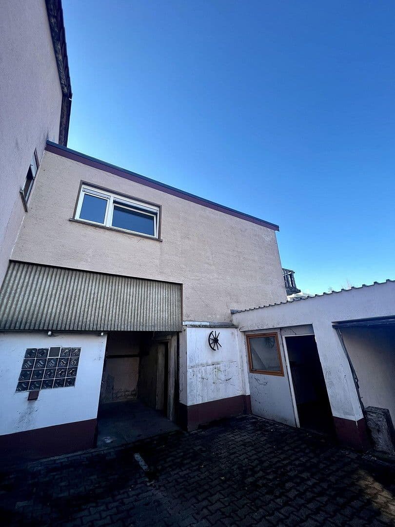 Prodej domu 138 m², pozemek 595 m², Höchster Straße 57, Groß-Umstadt, Hessen Prodej domu 138 m², pozemek 595 m², Höchster Straße 57, Groß-Umstadt, Hessen