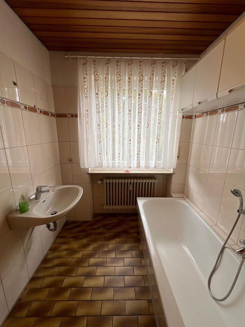 Pronájem bytu 4+1 90 m², Uetze, Dolní Sasko Pronájem bytu 4+1 90 m², Uetze, Dolní Sasko