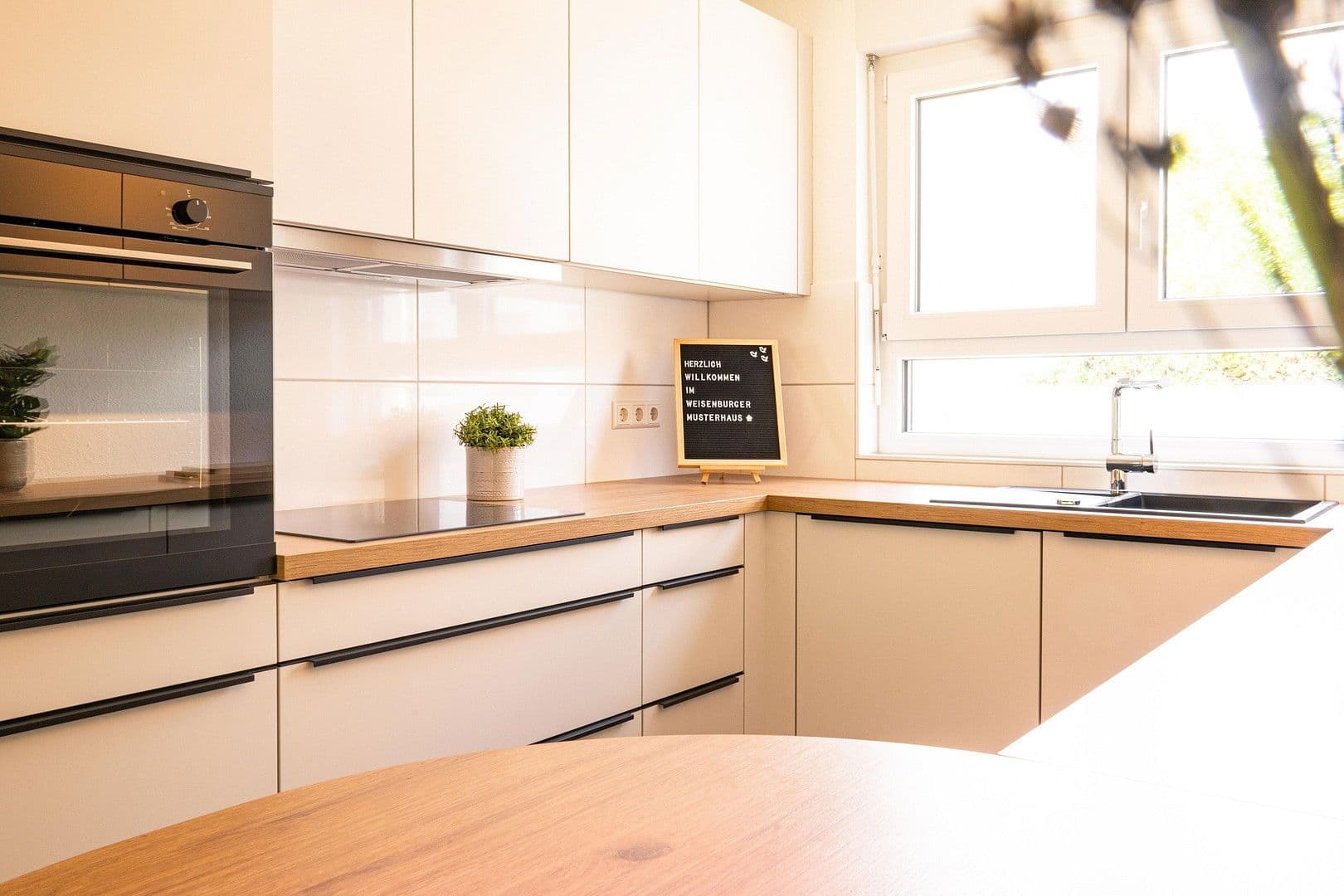 Prodej domu 122 m², pozemek 140 m², Herbolzheimer Straße 26, Herbolzheim, Bádensko-Württembersko Prodej domu 122 m², pozemek 140 m², Herbolzheimer Straße 26, Herbolzheim, Bádensko-Württembersko