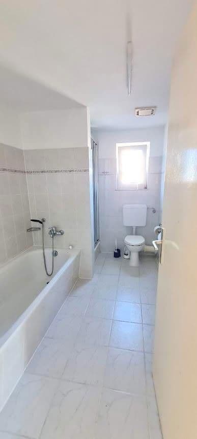 Pronájem bytu 3+1 80 m², Zwenkauer Str. 15, Markranstädt, Sasko Pronájem bytu 3+1 80 m², Zwenkauer Str. 15, Markranstädt, Sasko