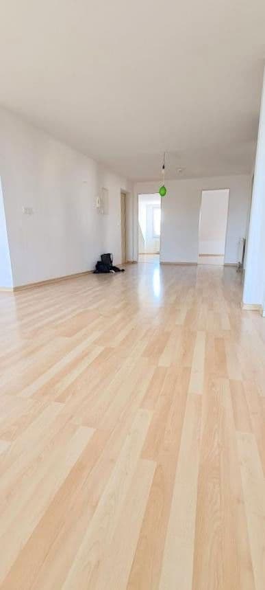 Pronájem bytu 3+1 80 m², Zwenkauer Str. 15, Markranstädt, Sasko Pronájem bytu 3+1 80 m², Zwenkauer Str. 15, Markranstädt, Sasko