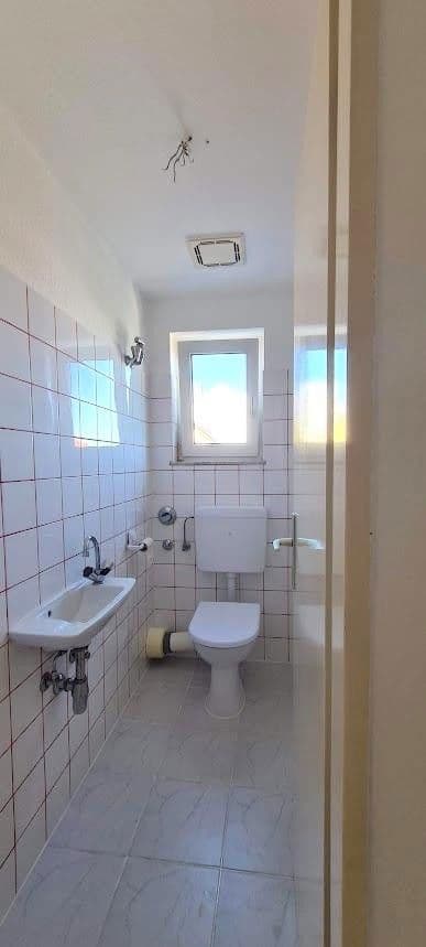 Pronájem bytu 3+1 80 m², Zwenkauer Str. 15, Markranstädt, Sasko Pronájem bytu 3+1 80 m², Zwenkauer Str. 15, Markranstädt, Sasko